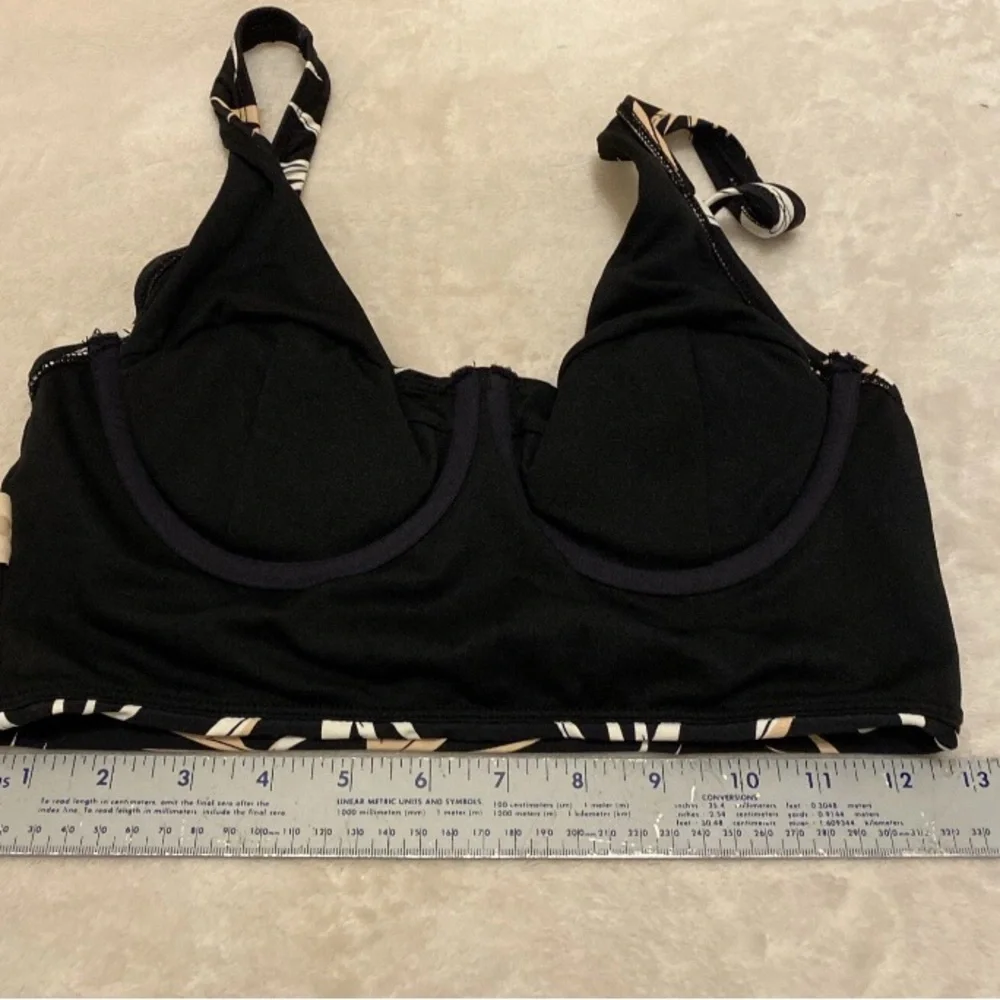 Elegant Black and White Birds Of Paradise Bikini Top